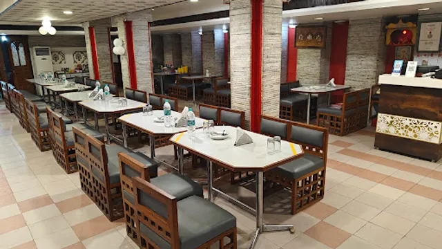Classic Restaurant - Treat | Pure Veg Restaurant in Lucknow
