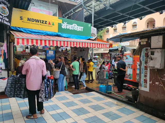 Sandwizzaa Santacruz West