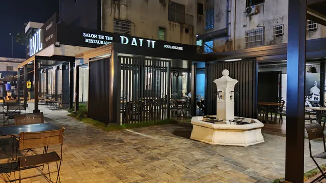 In Paul Street Garden Abidjan