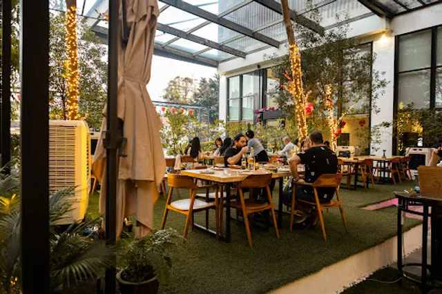 Solh Restaurant & Bar