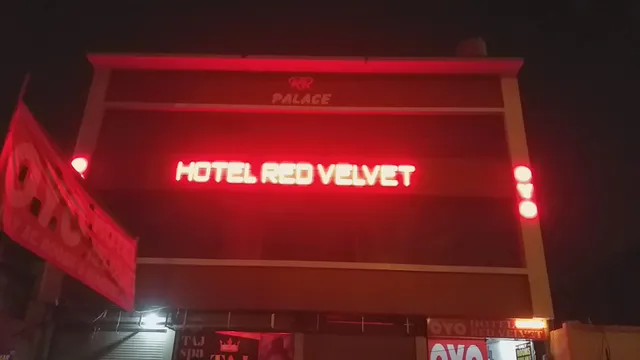 Hotel O Red Velvet Rooms & Banquet