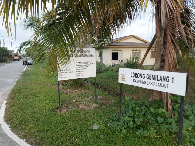 Desa Salak Gemilang 1