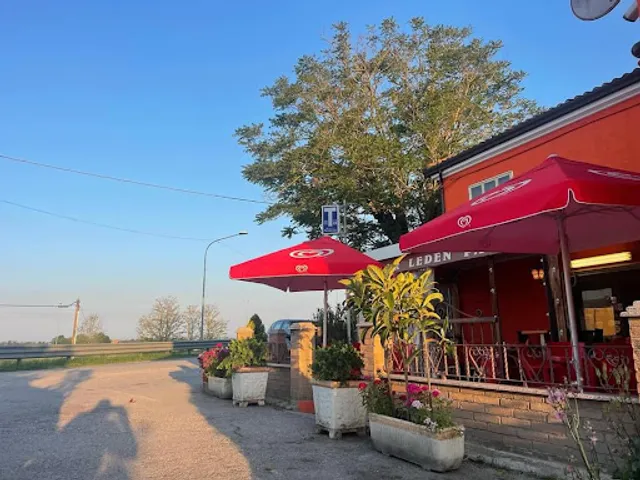 Bar Leden di Corli Marialena