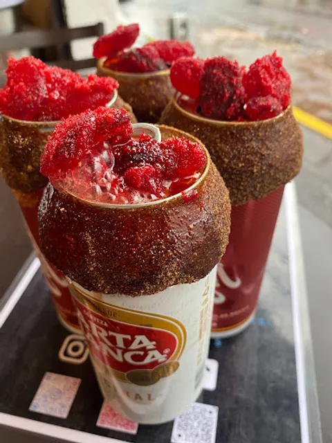 Las Michelukis & Snacks