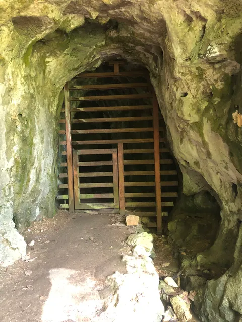 Round Spring Cave