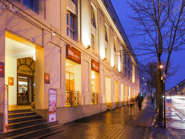 ibis Versailles Château