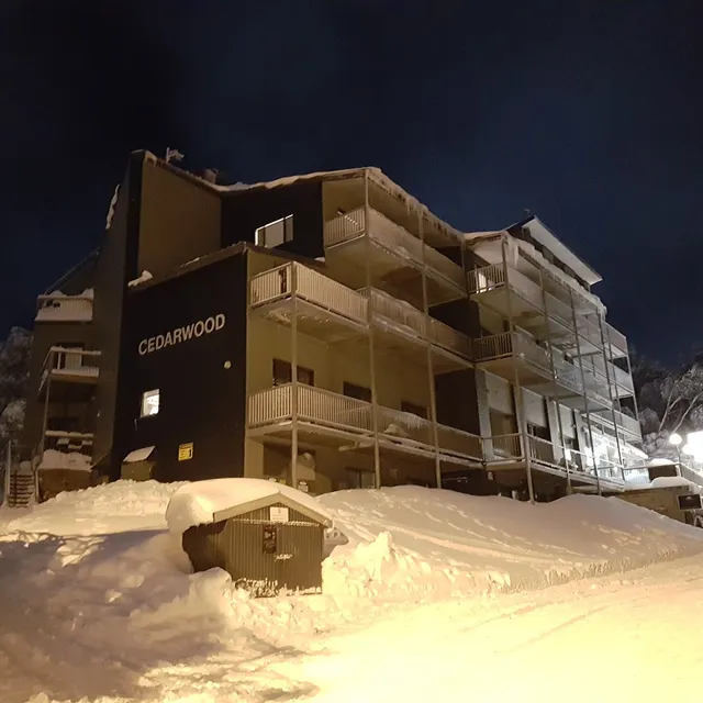 Cedarwood Apartments