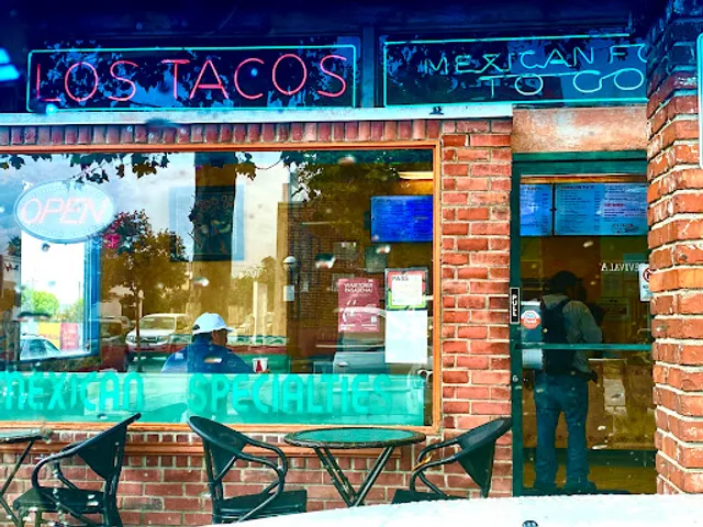 Los Tacos