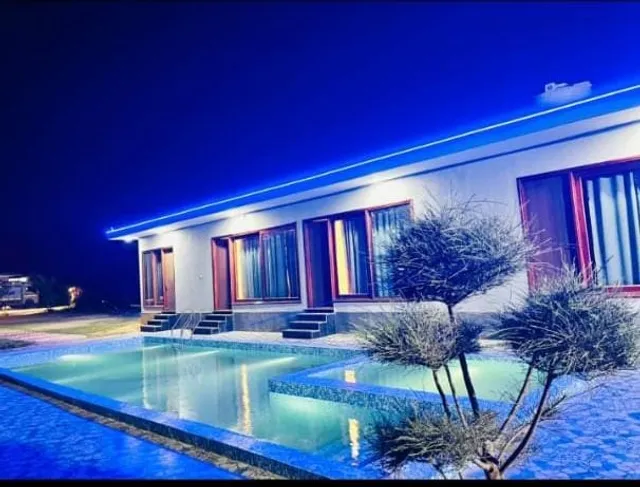HOT SPRING FARMS 4 BHK LUXURY FARM WITH SWIMMING POOL