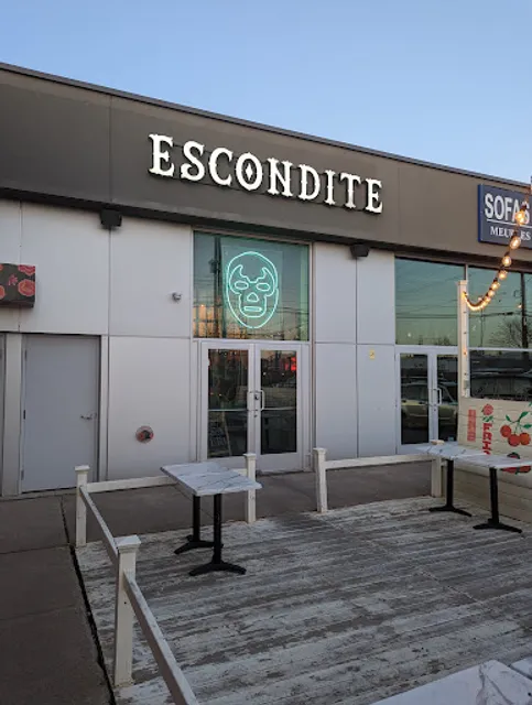 Escondite West Island