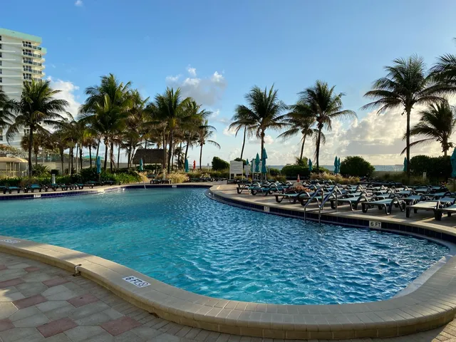 Tides on Hollywood Beach