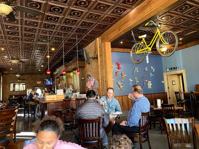 Kitchen428 Restaurant & Mojo’s Lounge