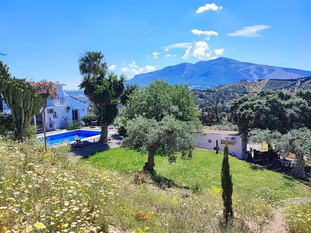 Cortijo Fruitful Hills - A Nature-Rich Haven of Peace and Tranquility