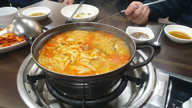 홍두깨손칼국수