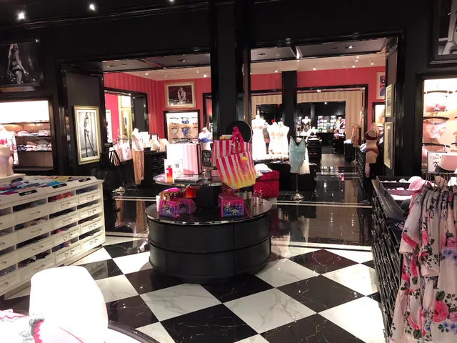 Victoria's Secret & PINK