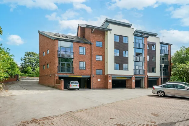 Roomzzz Aparthotel Leeds Headingley