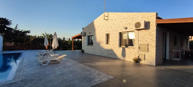 Паникос Villa BerryRose