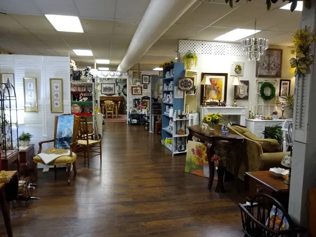 Farmhouse Market and Antiques