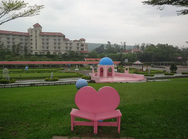 West Lake Resortopia