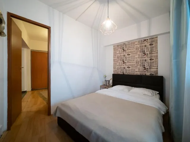 Sunny Old Town Apartments