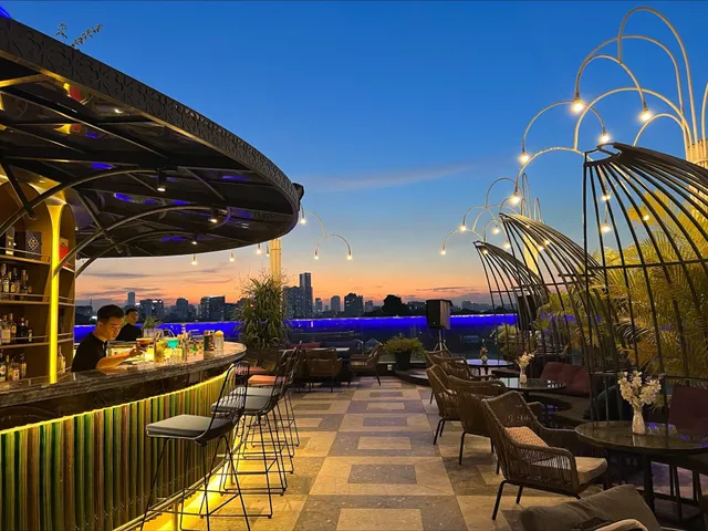 AIRA Sky Bar & Lounge