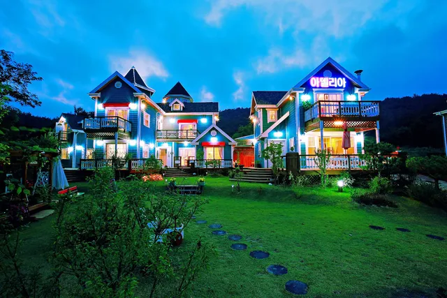 경주 아델리아 펜션 & 우드글램핑