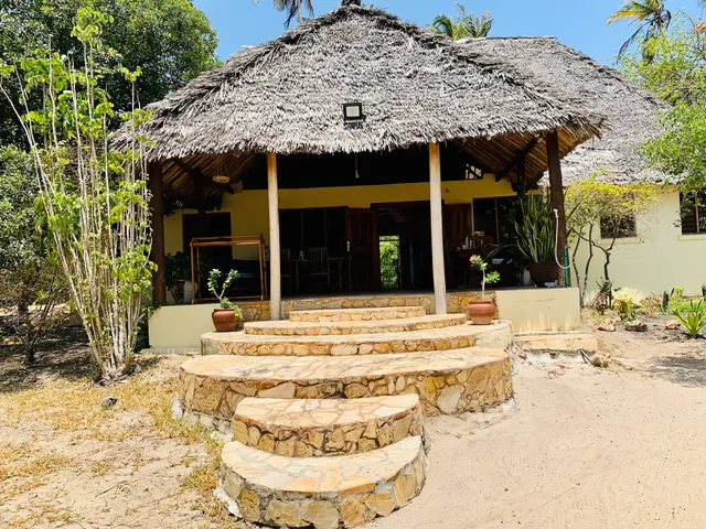 Ushongo Beach Cottage