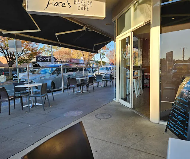 Fiore's Bakery Café