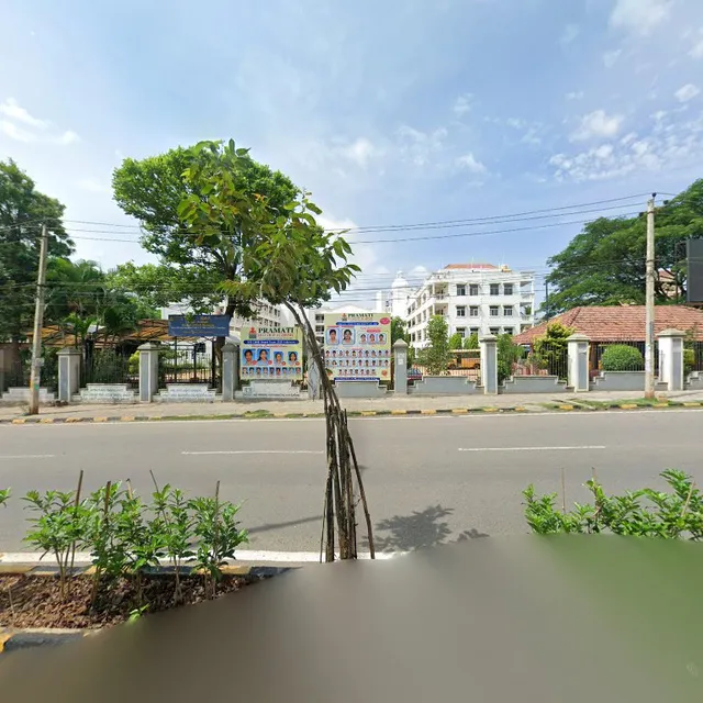 OYO 60566 Khushi Residency