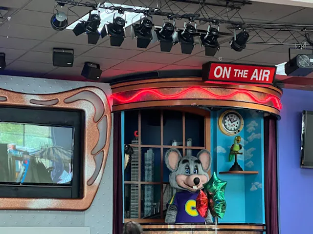 Chuck E. Cheese