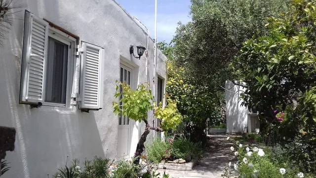 To Spiti Tou Papa Sto Vouno