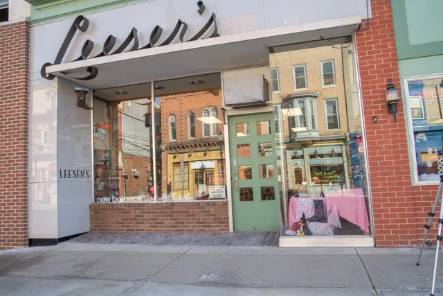 Leeser's Shoe Store