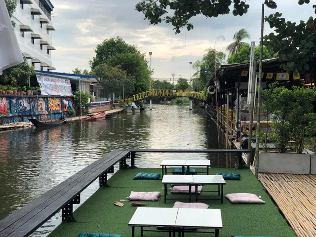 Rimnam Hotel SukSawat 70