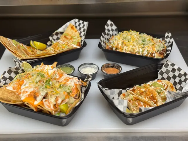 La Familia's Tacos - Halal Mexican Grill