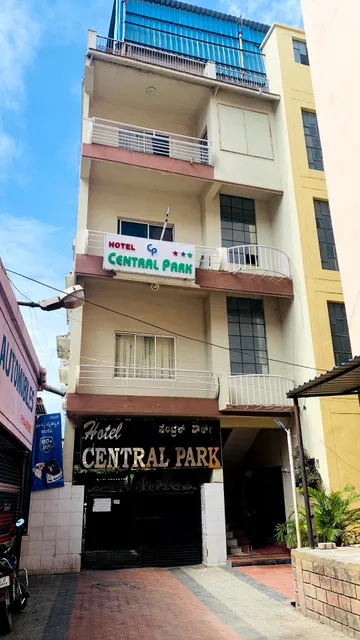 POP 81749F Hotel Central Park