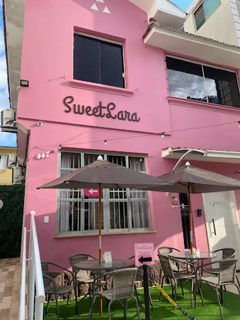 SweetLara Bolos, doces e café