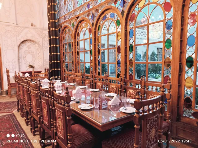 رستوران قصر منشی