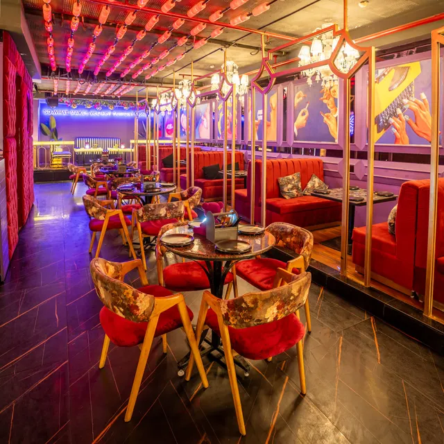 Oscar Luxe Club | Air Bar - Noida Sector 38