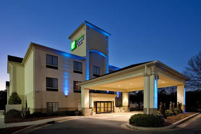 Holiday Inn Express & Suites Albemarle by IHG