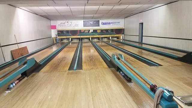Diamond Bowling Alley