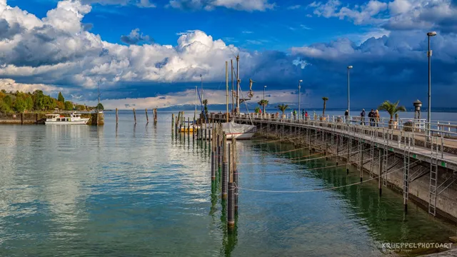 Magische Säule (Peter Lenk)