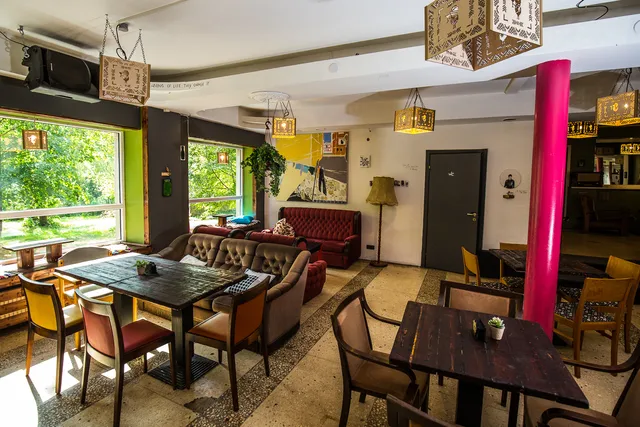 Kafejnīca, bārs Ezītis miglā