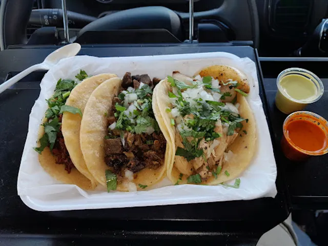 Tacos y Tamales Rossy (Food Truck)