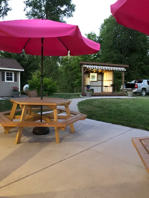 Charley's Ice Cream & Grill