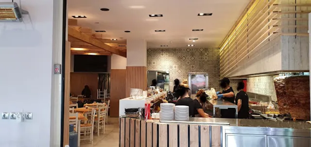 To Stéki tou Manóli