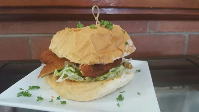 Cafe Retro and pizza