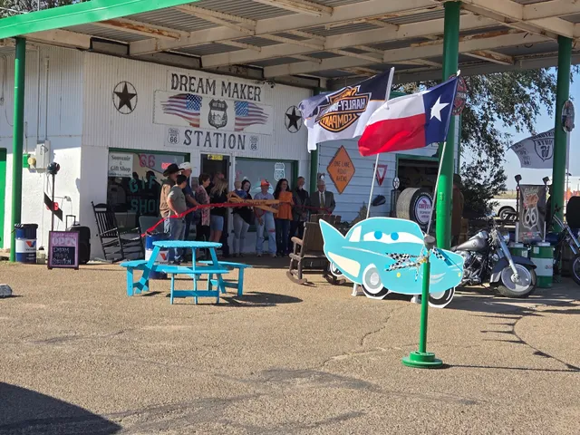 Dream Maker Station Route 66 Souvenir & Gift Shop