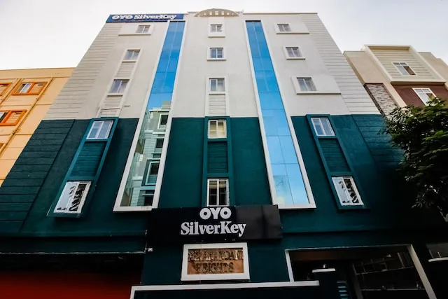 Super OYO SilverKey Gachibowli Near JV Colony Gachibowli