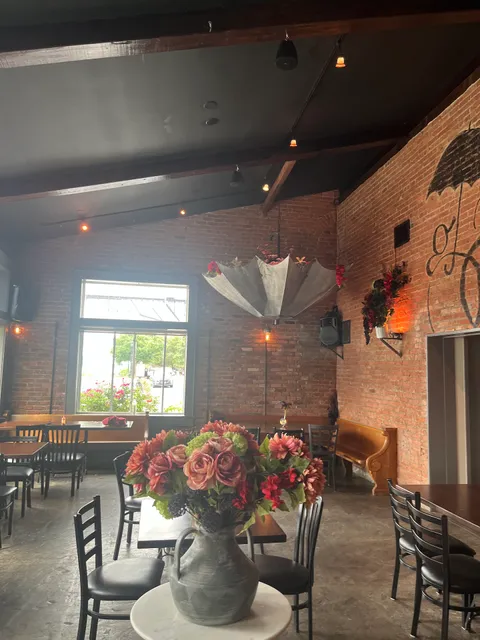 THE GOVERNESS bar & restaurant