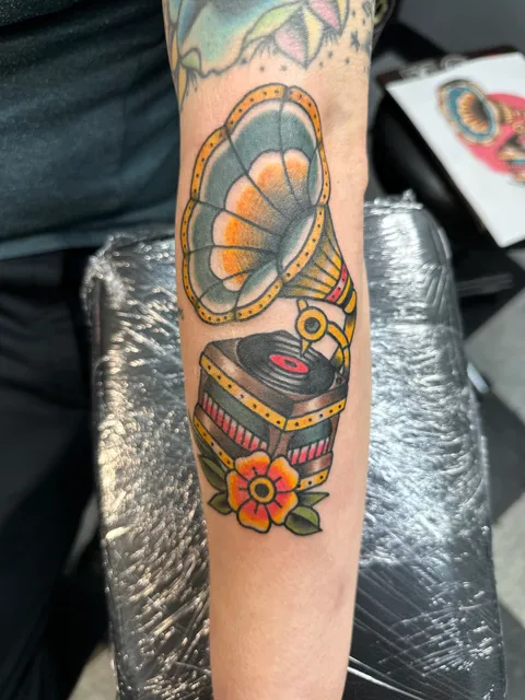 Iron Lily Tattoo & Piercing Studio